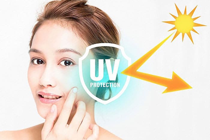 Sử dụng kem chống nắng giúp ngăn tác động của tia UV hiệu quả.